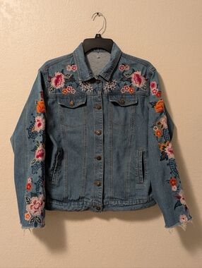 Leibo Embroidered Floral Denim Jacket - Blue